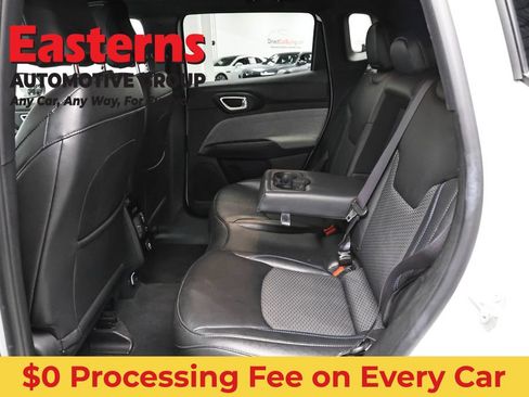 Used 2024 Jeep Compass Latitude AWD/4WD image 21