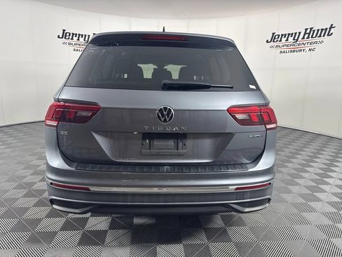Used 2023 Volkswagen Tiguan SE w/ Panoramic Sunroof Package AWD/4WD image 8
