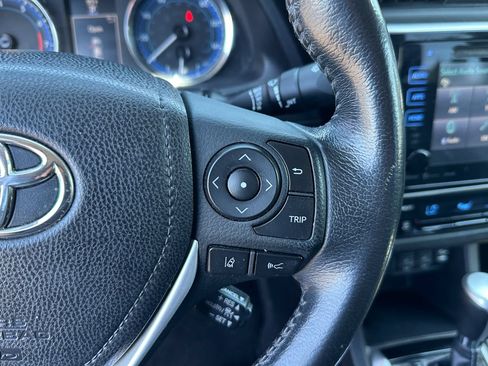 Used 2019 Toyota Corolla XLE FWD image 17