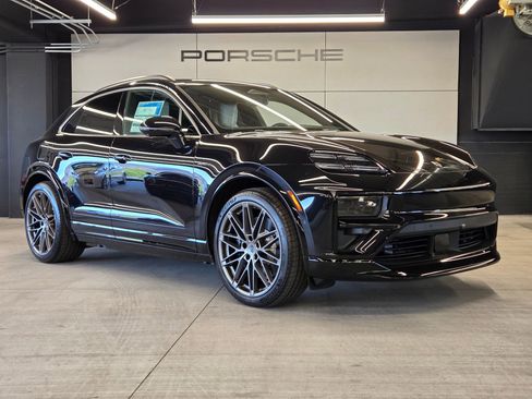 New 2026 Porsche Macan Turbo Electric AWD/4WD image 30