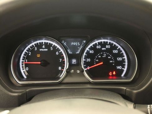 Used 2019 Nissan Versa SV image 32