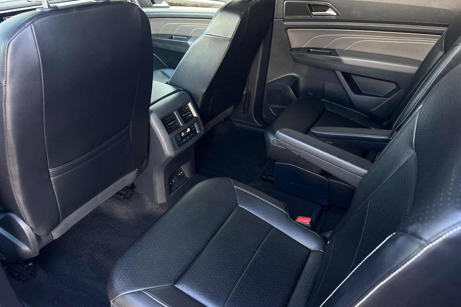 Used 2022 Volkswagen Atlas SE FWD image 12