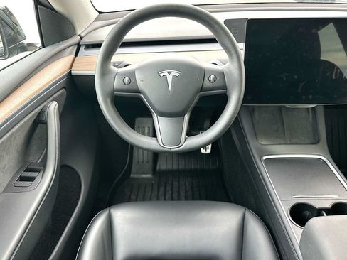 Used 2023 Tesla Model Y Long Range AWD/4WD image 19