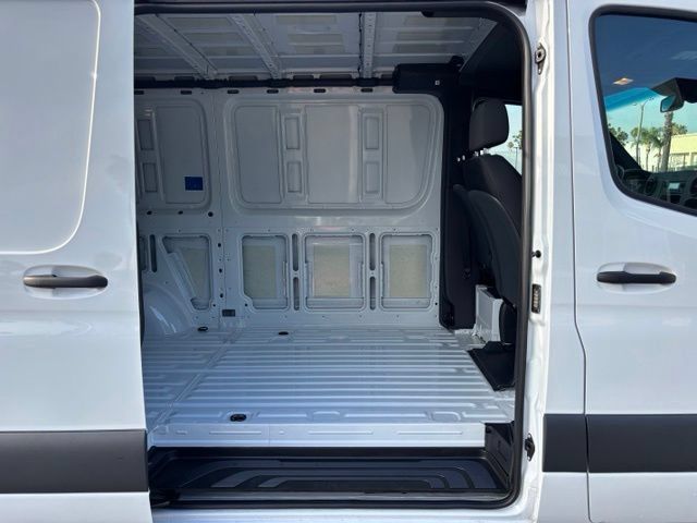 Used 2026 Mercedes-Benz Sprinter 2500 image 27