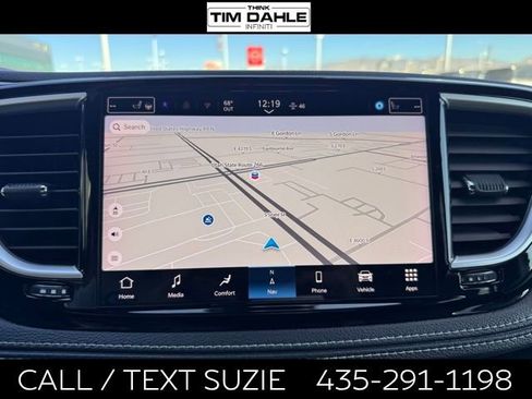 Used 2024 Chrysler Pacifica Limited FWD image 11