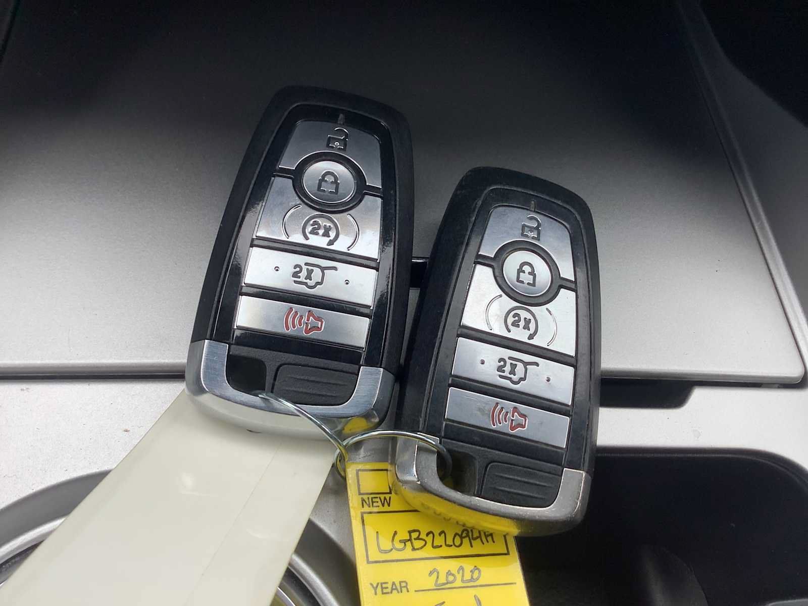 Used 2020 Ford Explorer Platinum w/ Premium Technology Package AWD/4WD image 19