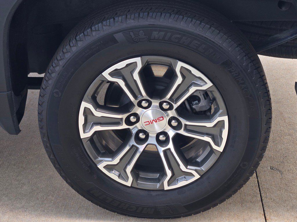Certified 2025 GMC Sierra 1500 SLT AWD/4WD image 17
