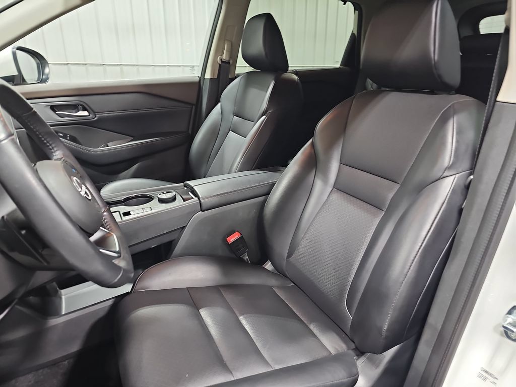 Certified 2023 Nissan Rogue SV w/ SV Premium B Package AWD/4WD image 15