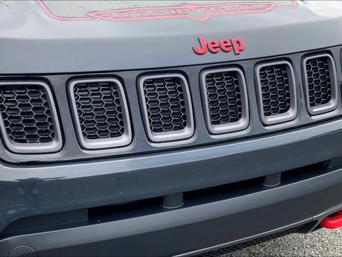 Used 2018 Jeep Compass Trailhawk w/ Navigation Group image 28