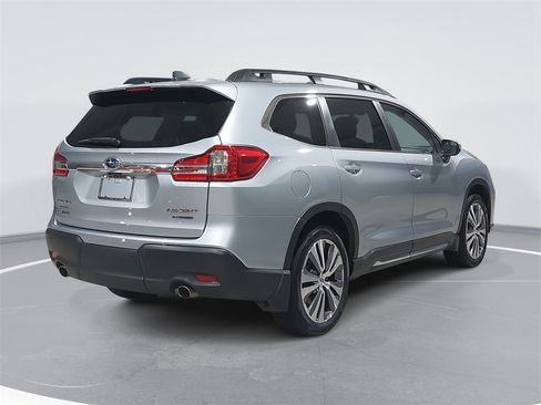 Used 2022 Subaru Ascent Limited w/ Technology Package image 5