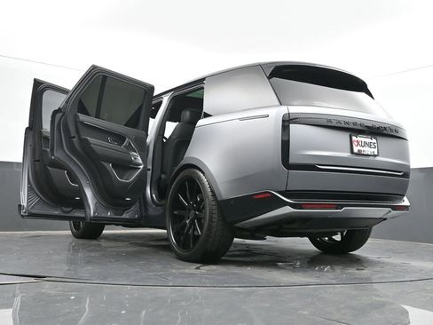 Used 2023 Land Rover Range Rover SE image 68