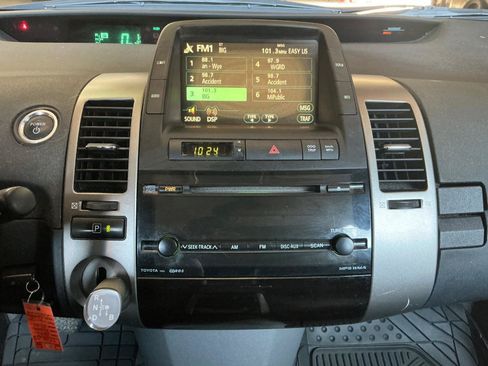 Used 2007 Toyota Prius Touring w/ Pkg 1 FWD image 17