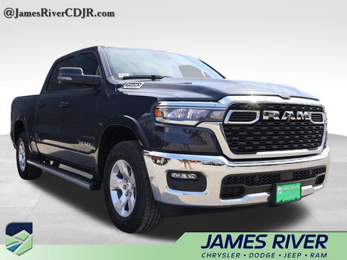 Used 2025 RAM 1500 Big Horn AWD/4WD image 6