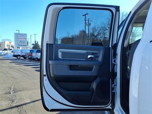 Certified 2019 RAM 1500 Classic SLT image 14