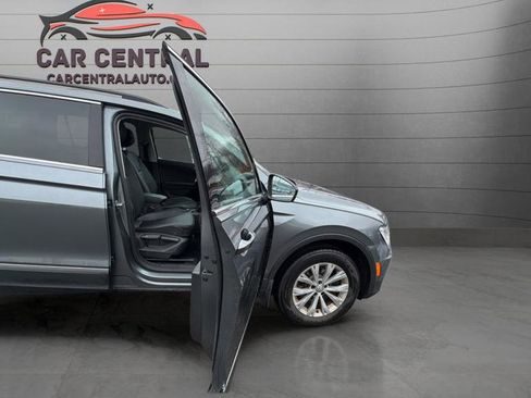 Used 2018 Volkswagen Tiguan SE image 13