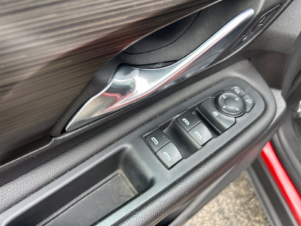 Used 2022 GMC Terrain SLE FWD image 14