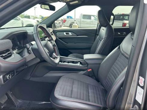 Used 2025 Ford Explorer ST-Line w/ ST-Line Street Pack image 8