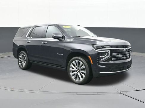 Used 2025 Chevrolet Tahoe High Country AWD/4WD image 21