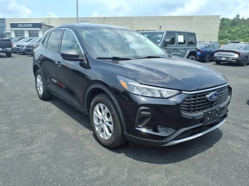 Used 2023 Ford Escape Active AWD/4WD image 4
