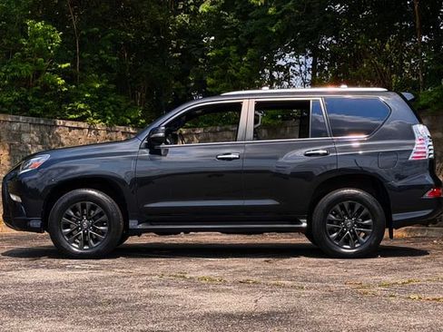 Used 2023 Lexus GX 460 Premium w/ Premium Package AWD/4WD image 9