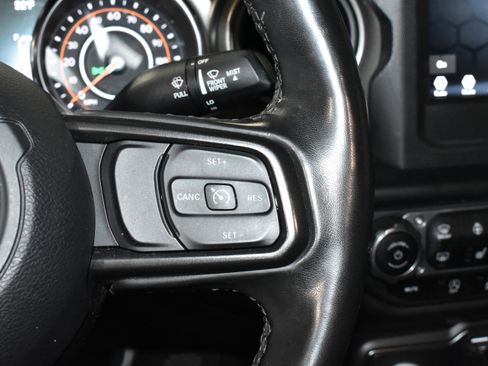 Used 2022 Jeep Gladiator Sport AWD/4WD image 13
