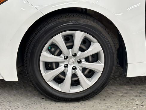Used 2020 Toyota Corolla LE FWD image 13