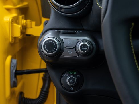 Used 2019 Ferrari 812 Superfast RWD image 35