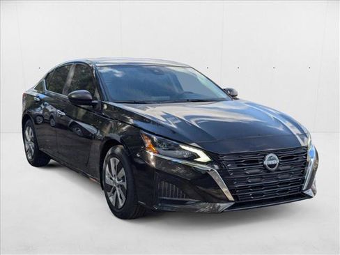 New 2025 Nissan Altima 2.5 S image 6