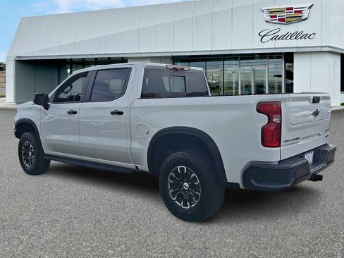 Used 2024 Chevrolet Silverado 1500 ZR2 w/ Technology Package AWD/4WD image 4