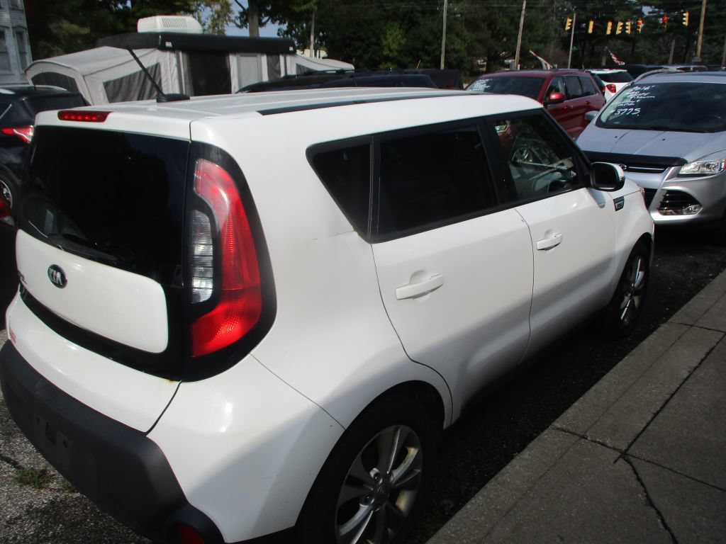 Used 2014 Kia Soul + FWD image 4