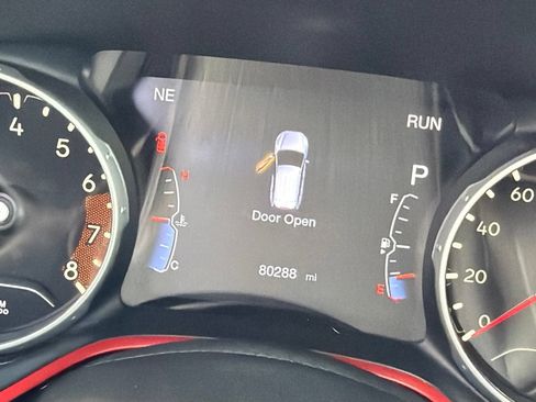 Used 2018 Jeep Compass Trailhawk w/ Leather Interior Group AWD/4WD image 8