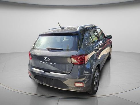 Used 2023 Hyundai Venue Limited w/ Cargo Package FWD image 6