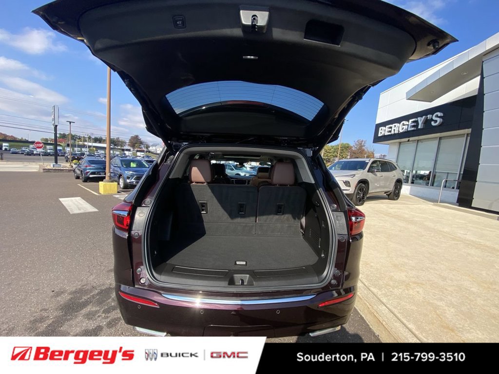 Used 2021 Buick Enclave Avenir w/ Avenir Technology Package AWD/4WD image 29