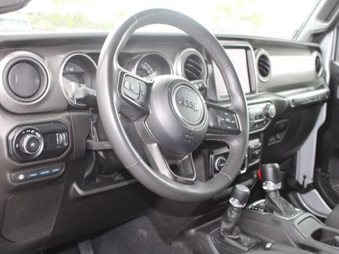 Used 2023 Jeep Wrangler Unlimited w/ Cold Weather Group AWD/4WD image 8