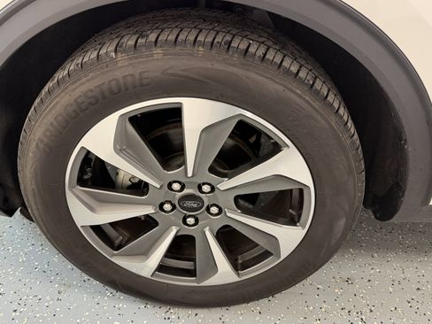 Used 2023 Ford Escape Platinum image 31