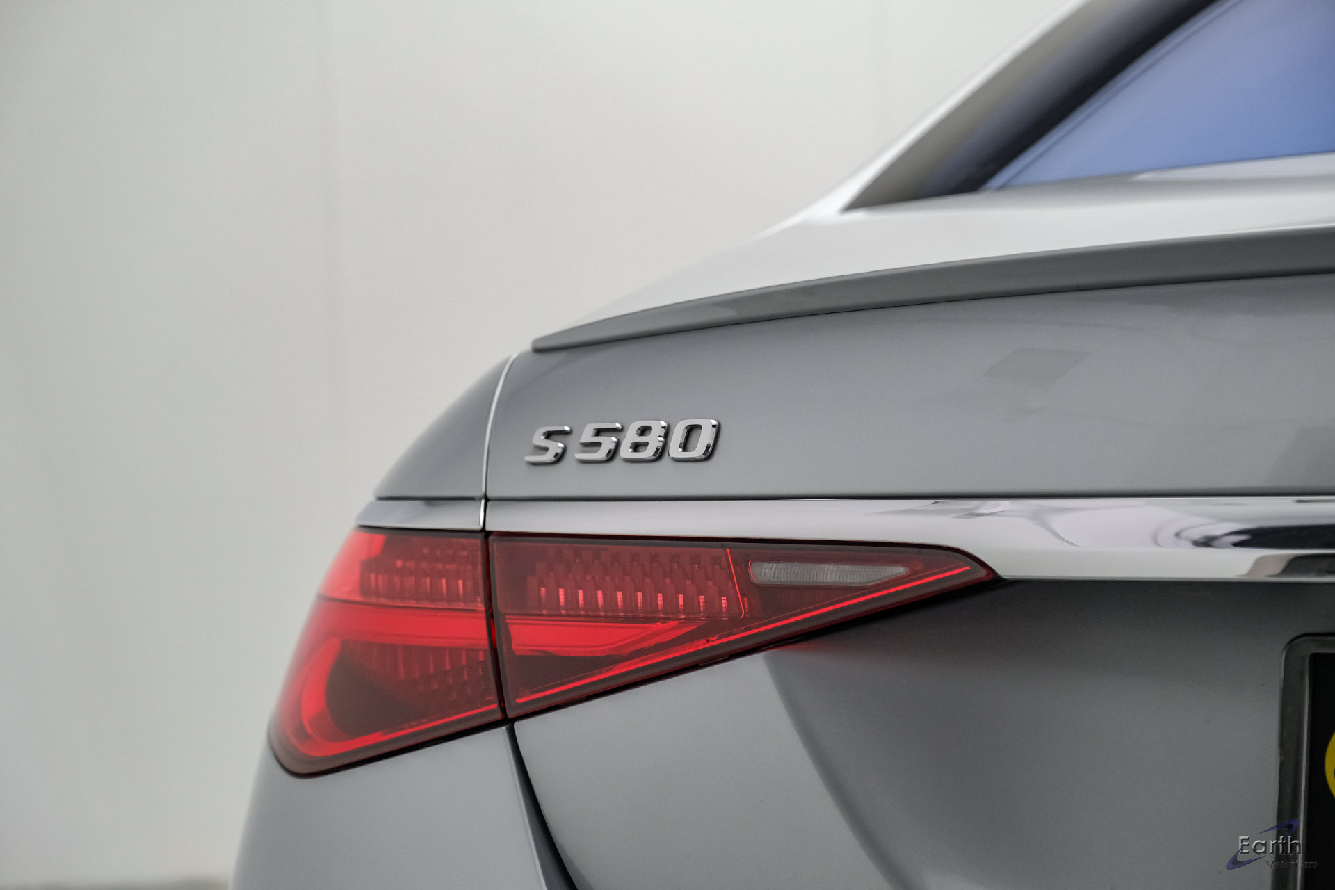 Used 2022 Mercedes-Benz S 580 4MATIC Sedan w/ AMG Line Package image 18