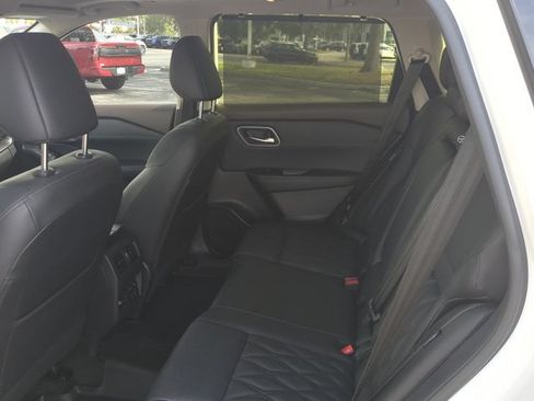 Certified 2023 Nissan Rogue Platinum w/ Platinum Premium Package FWD image 14
