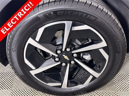 Used 2025 Chevrolet Equinox EV LT image 34