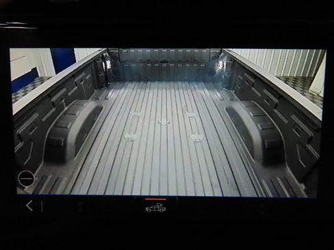 Used 2025 GMC Sierra 2500 AT4 image 27