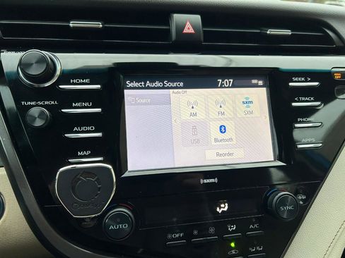 Used 2020 Toyota Camry LE w/ Fleet Convenience Package FWD image 18