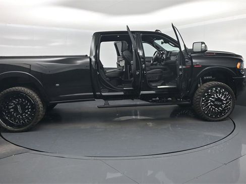 Used 2022 RAM 3500 Limited w/ Max Tow Package image 70