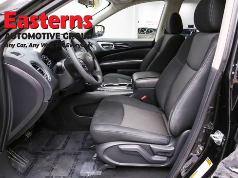 Used 2020 Nissan Pathfinder S image 14