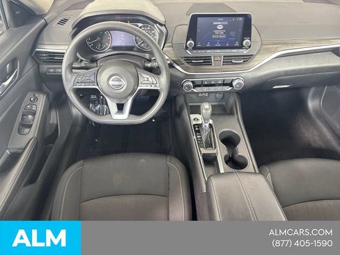 Used 2025 Nissan Altima 2.5 SV FWD image 25