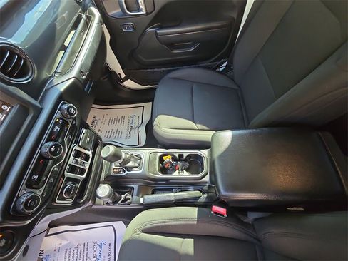 Used 2022 Jeep Gladiator Sport image 14