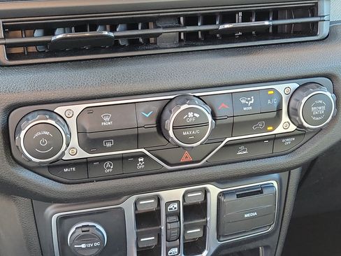 Used 2024 Jeep Wrangler Unlimited Sport AWD/4WD image 26