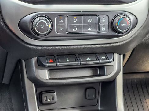 Used 2021 Chevrolet Colorado LT w/ LT Convenience Package AWD/4WD image 20