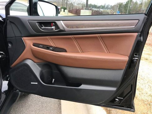 Used 2018 Subaru Outback 2.5i Touring image 18