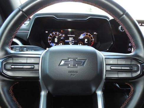 Used 2025 Chevrolet Colorado Z71 w/ Technology Package AWD/4WD image 27