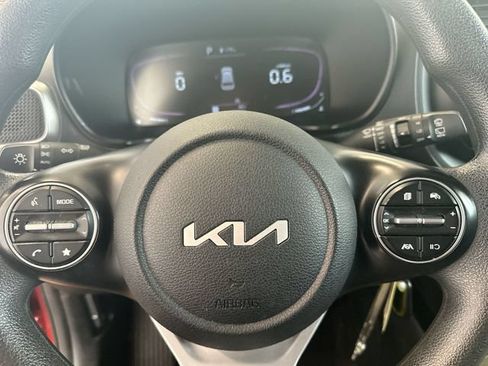 Certified 2023 Kia Soul LX w/ LX Technology Package FWD image 12