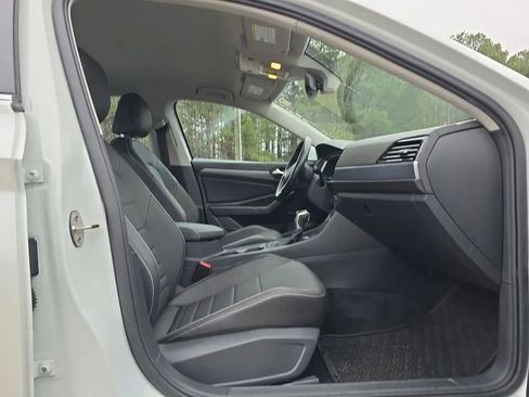 Used 2023 Volkswagen Jetta SE image 41